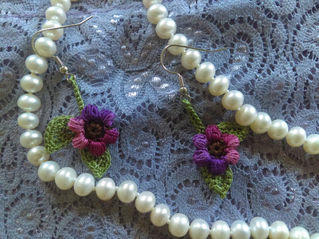 Puff Stitch Flower Earrings